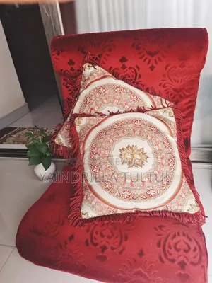 ১০ পিস সোফার ফোম (কভার সহ)ও ৫ পিস বালিশ (কভারসহ) বিক্রি করা হবে।