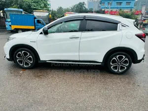 Honda Vezel 1.5 Hybrid 2WD 2014 Pearl
