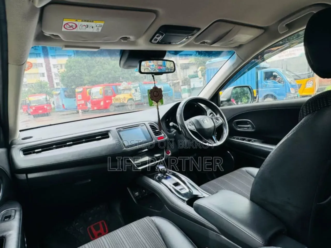 Honda Vezel 1.5 Hybrid 2WD 2014 Pearl