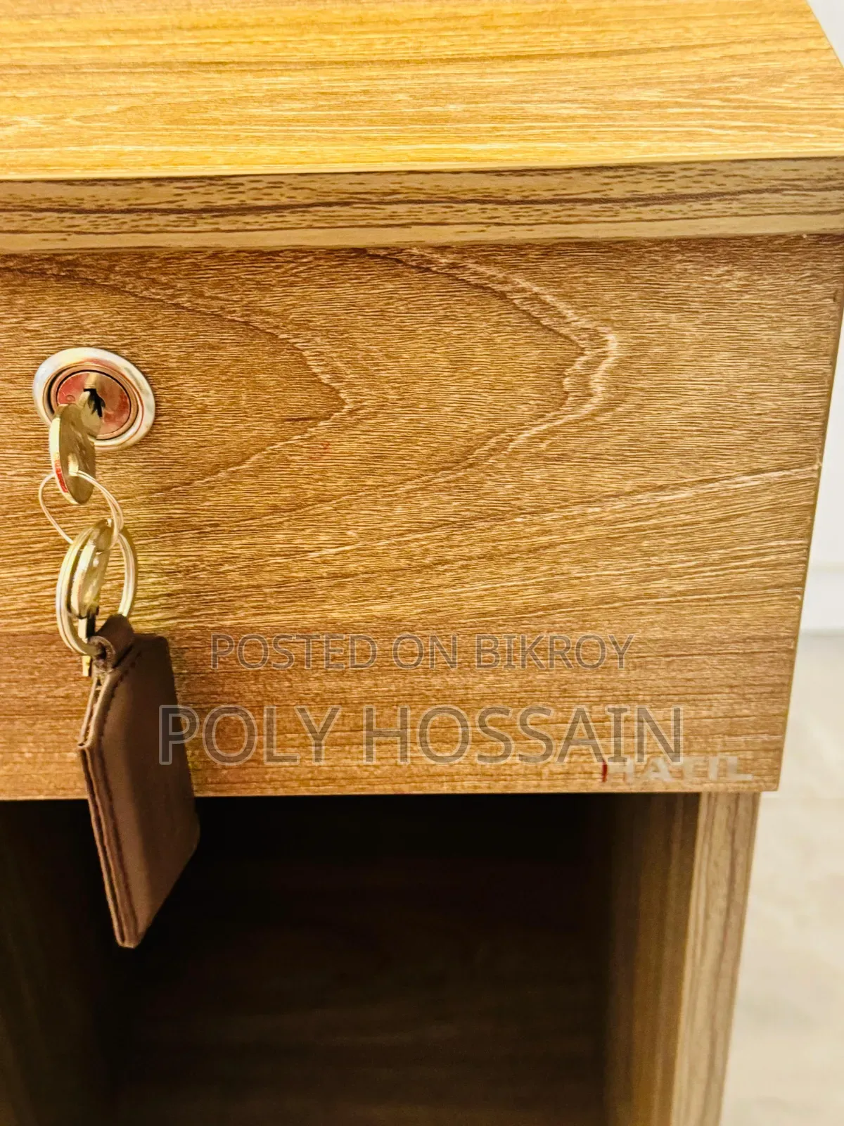 Hatil Reading Table