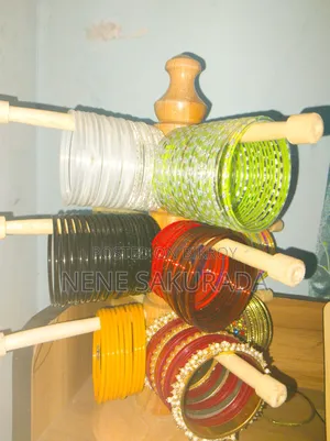 চুড়ির আলনা