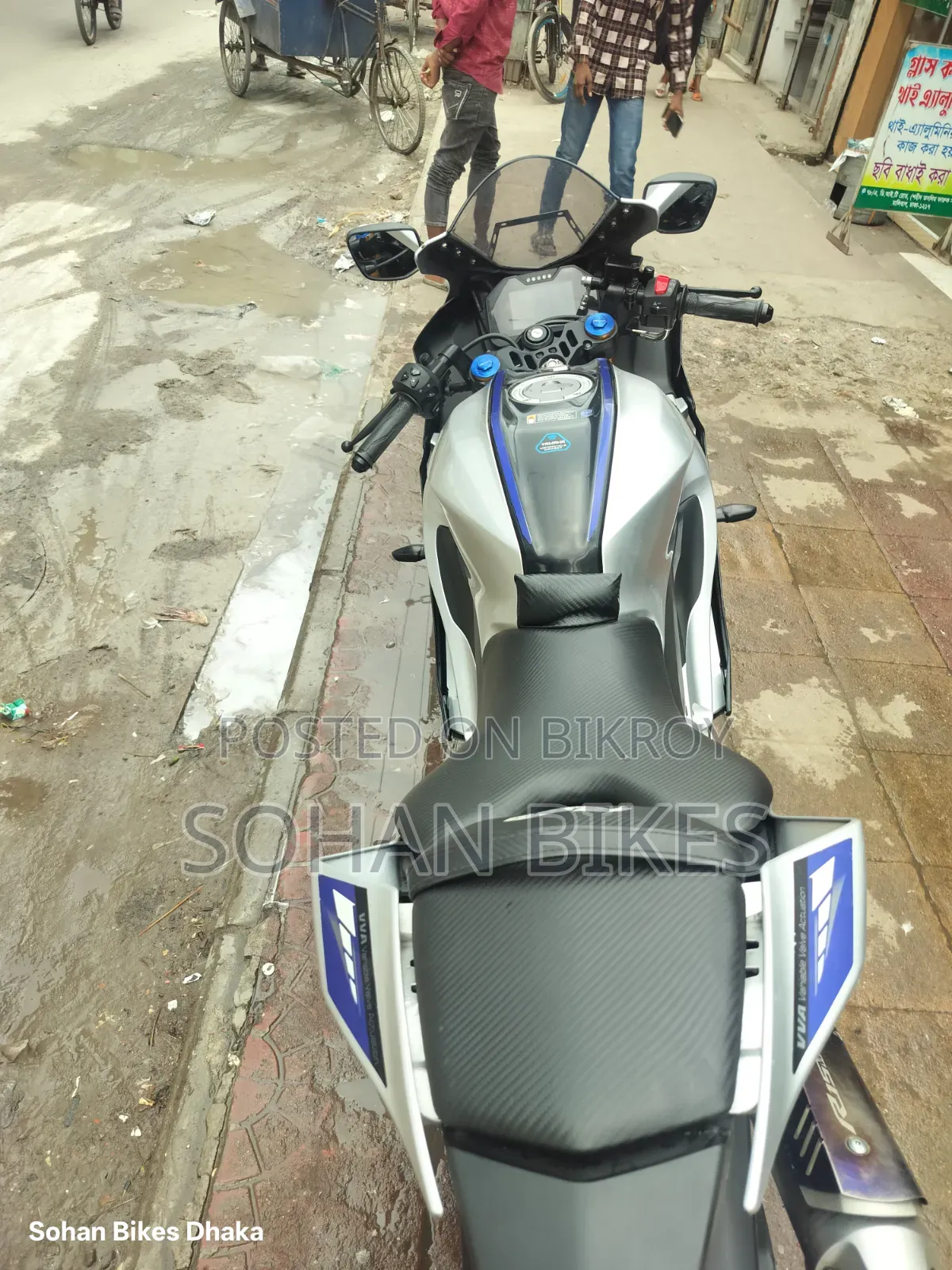 Yamaha R1 2025 Silver