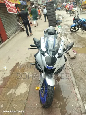Yamaha R1 2025 Silver