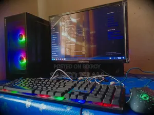 Desktop Computer 4GB Intel Core i3 HDD+SSD 640GB