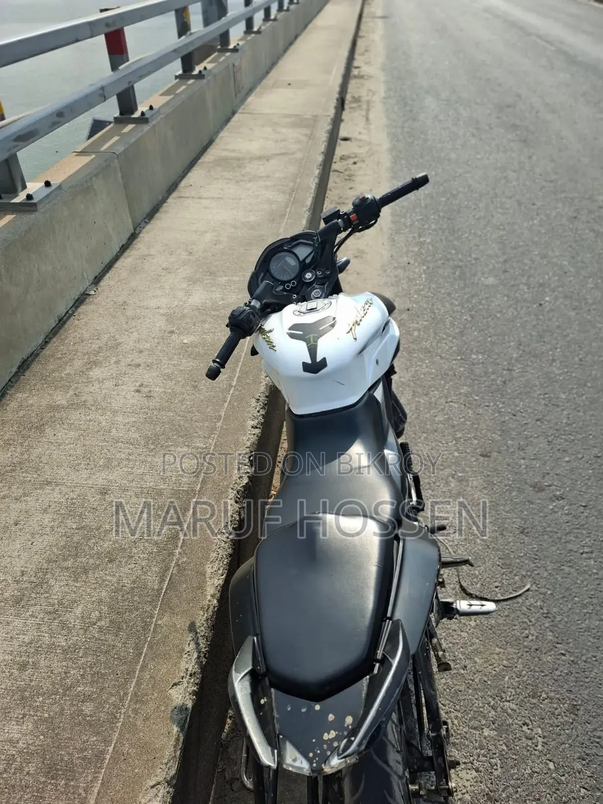 Bajaj Pulsar NS 160 2019 White