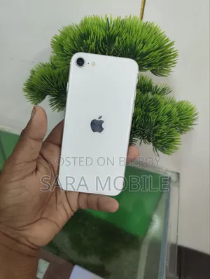 Apple iPhone SE (2022) 64 GB Silver