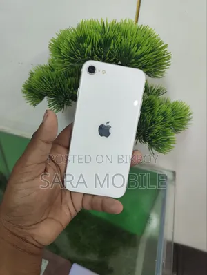 Apple iPhone SE (2022) 64 GB Silver
