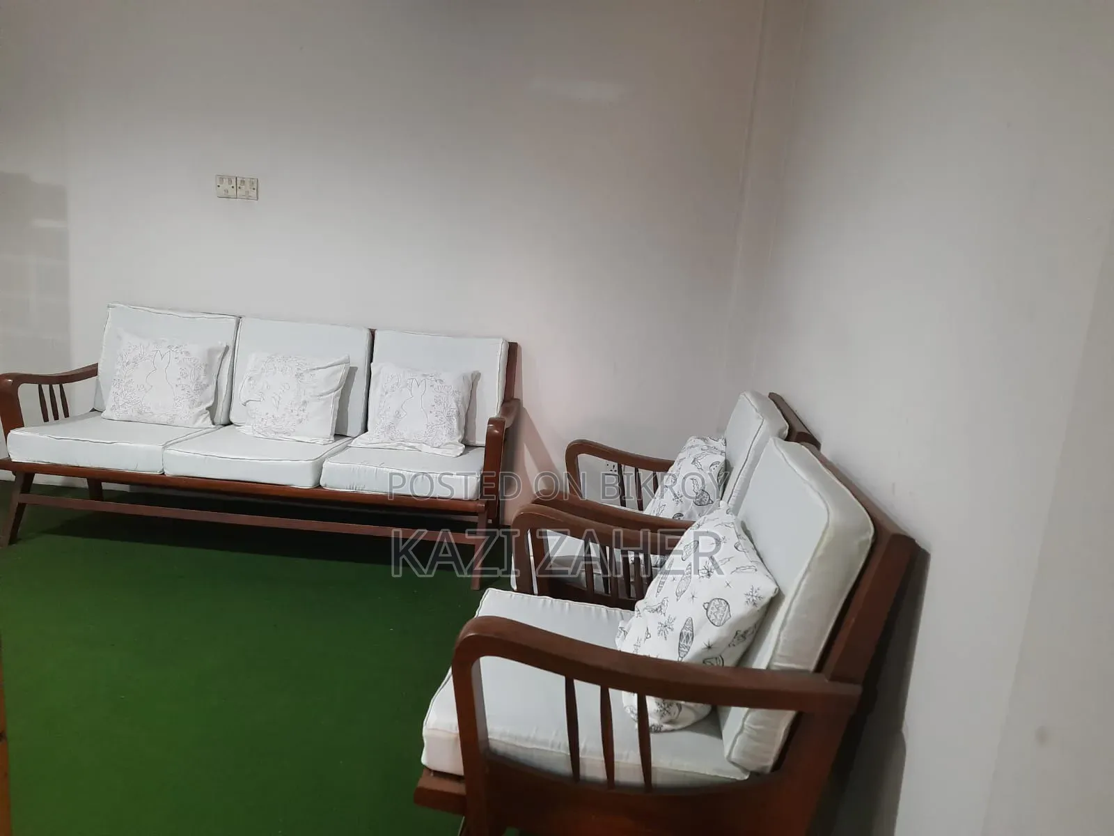805 Square Feet Commercial Office