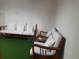 805 Square Feet Commercial Office