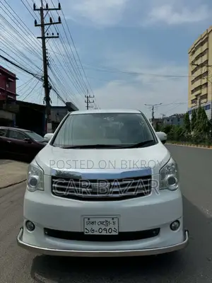 Toyota Noah 2.0 143hp FWD (8 Seater) 2011 Pearl