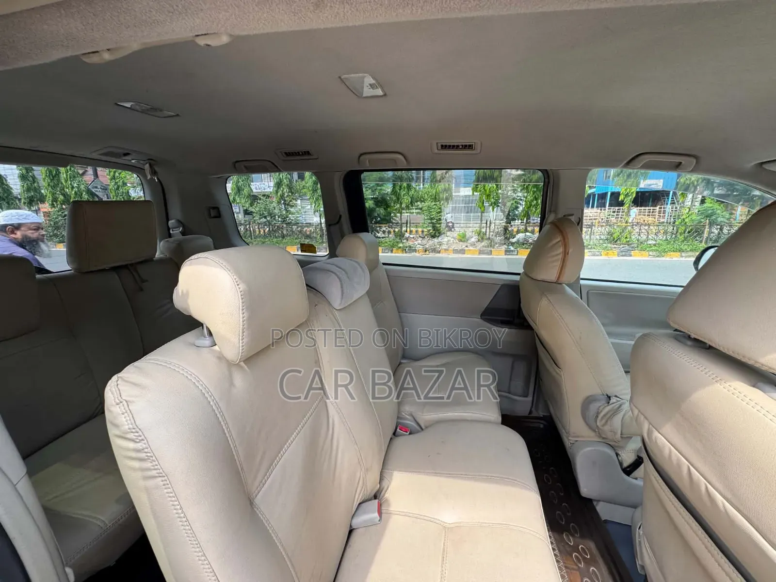 Toyota Noah 2.0 143hp Front Wheel Drive (8 Seater) 2011 Pearl