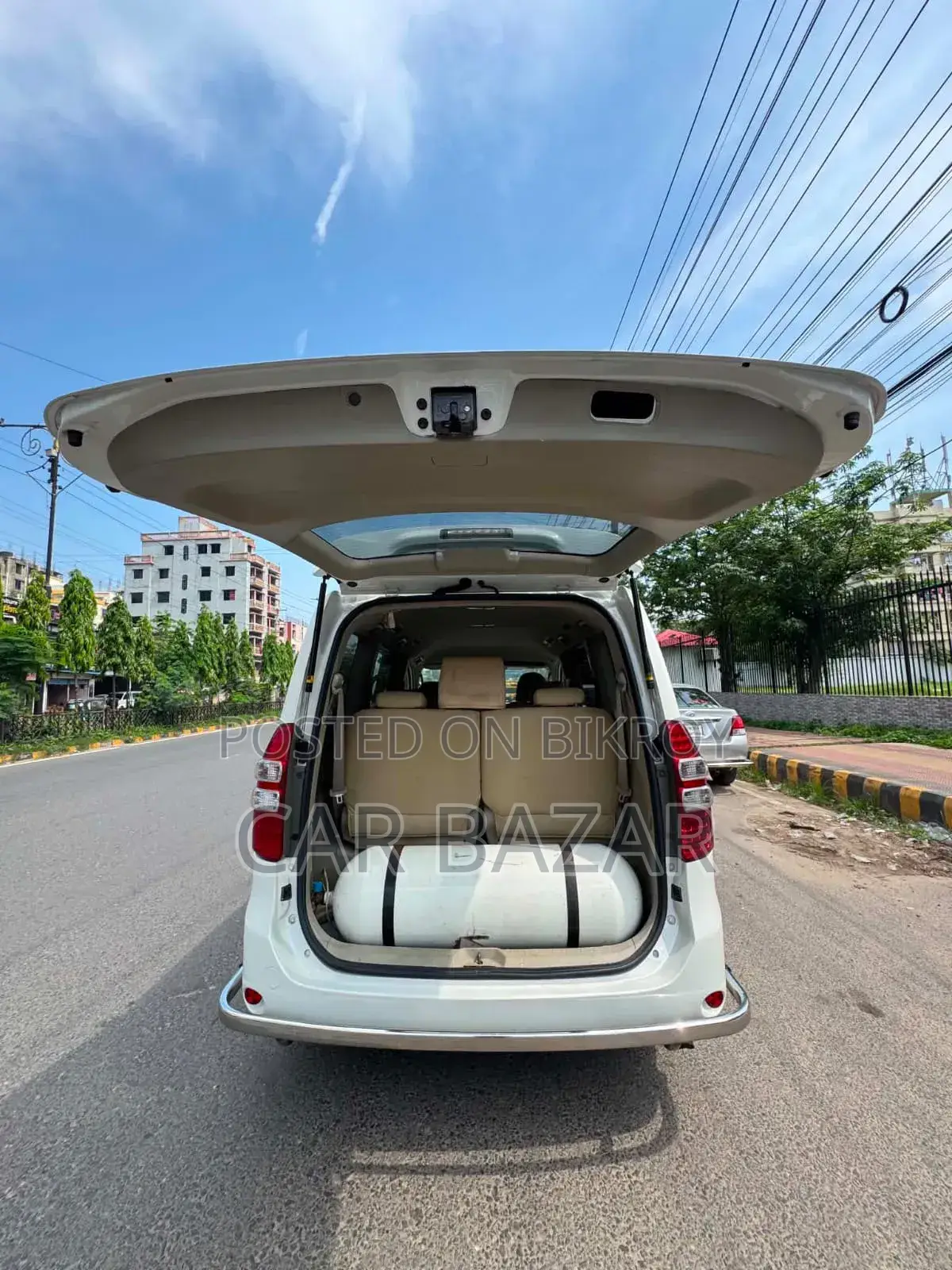 Toyota Noah 2.0 143hp FWD (8 Seater) 2011 Pearl