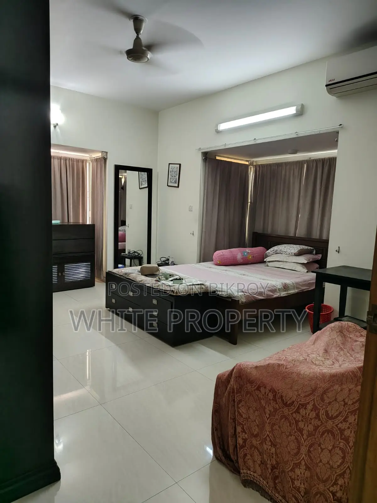 6-bedroom Apartment in White Property, Dhanmondi for Sale
