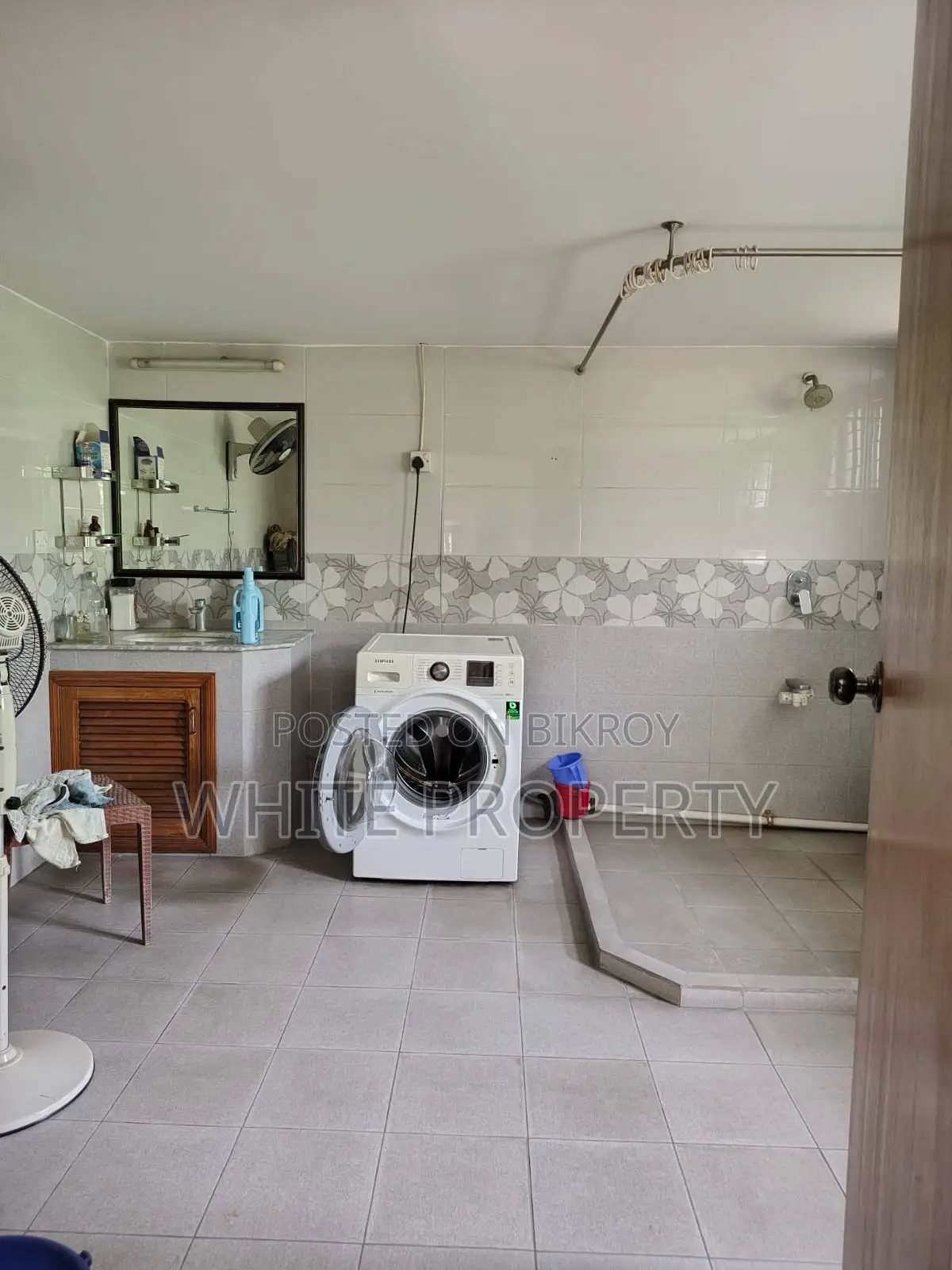 6-bedroom Apartment in White Property, Dhanmondi for Sale