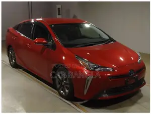 Toyota Prius 2021 Red