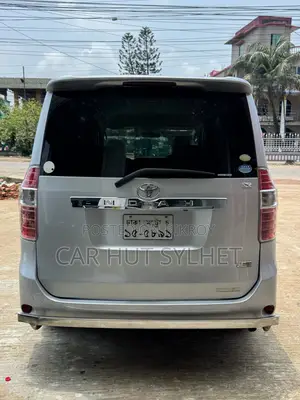 Toyota Noah 2.0 143hp AWD (7 Seater) 2009 Silver