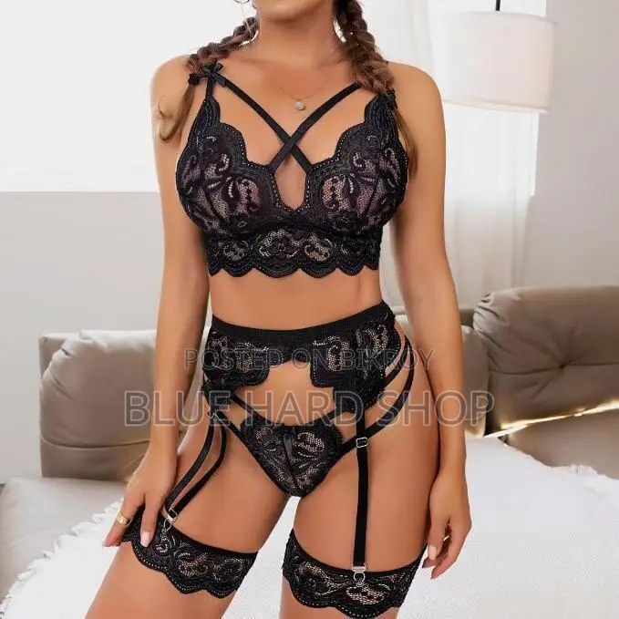 Exotic Floral Lace 3-Piece Lingerie Set With Garter Belt