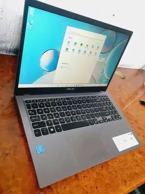 Laptop Asus 3GB Intel SSD 256GB