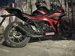 হোন্ডা সিবিআর ২০১৭ ব্ল্যাক