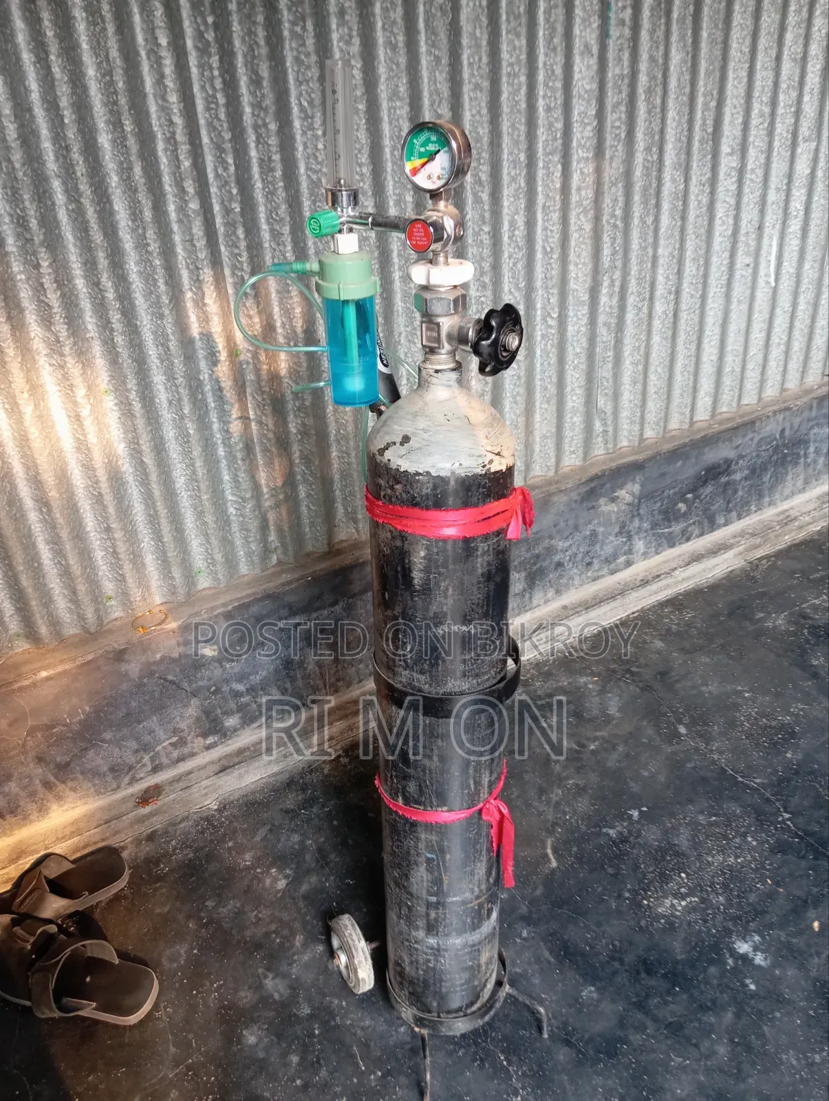 Oxygen Cylinder
