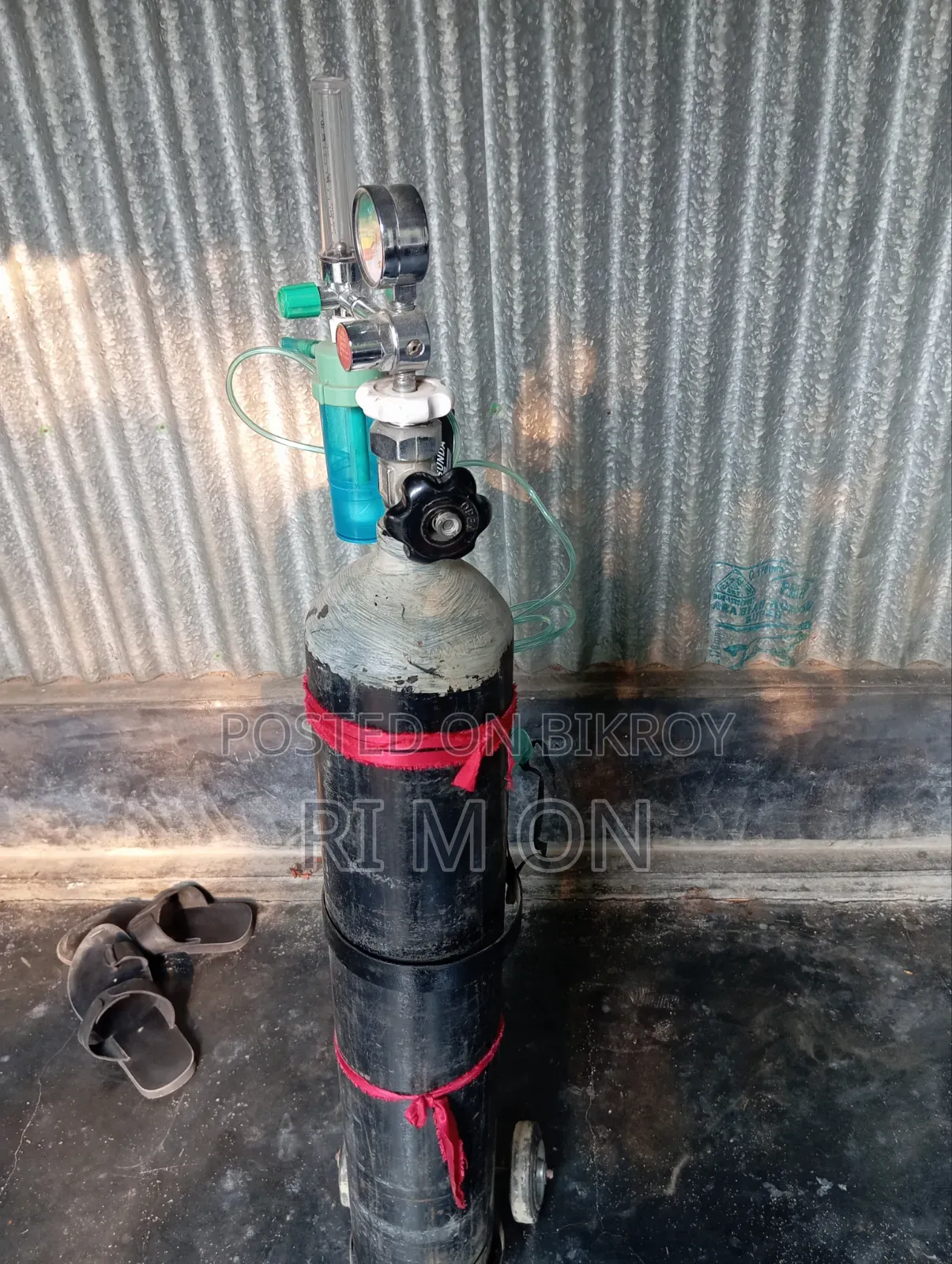 Oxygen Cylinder