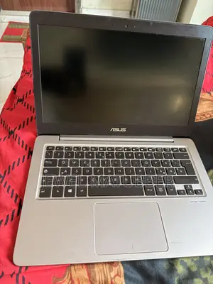 Laptop Asus ZenBook UX310UQ 12GB Intel Core I3 SSD 512GB