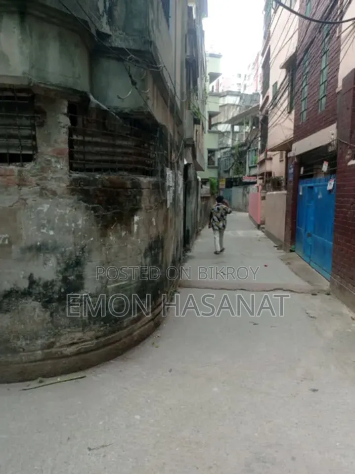 14-Bedroom House in Dhanmondi for Sale
