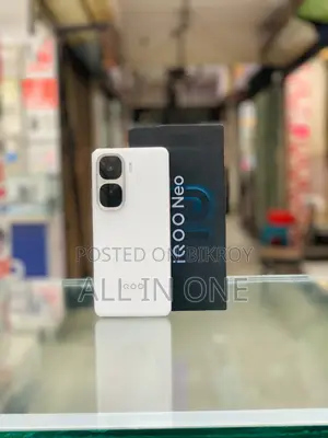 iQOO 256 GB White