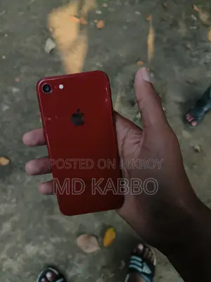 Apple iPhone SE (2020) 64 GB Red