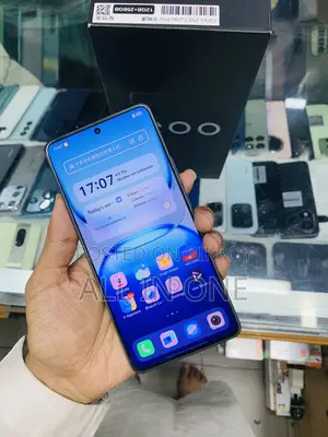 iQOO 256 GB Black