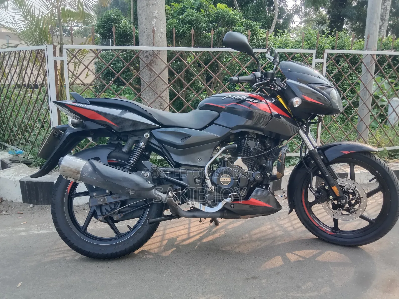 Bajaj Pulsar 150 2023 Black