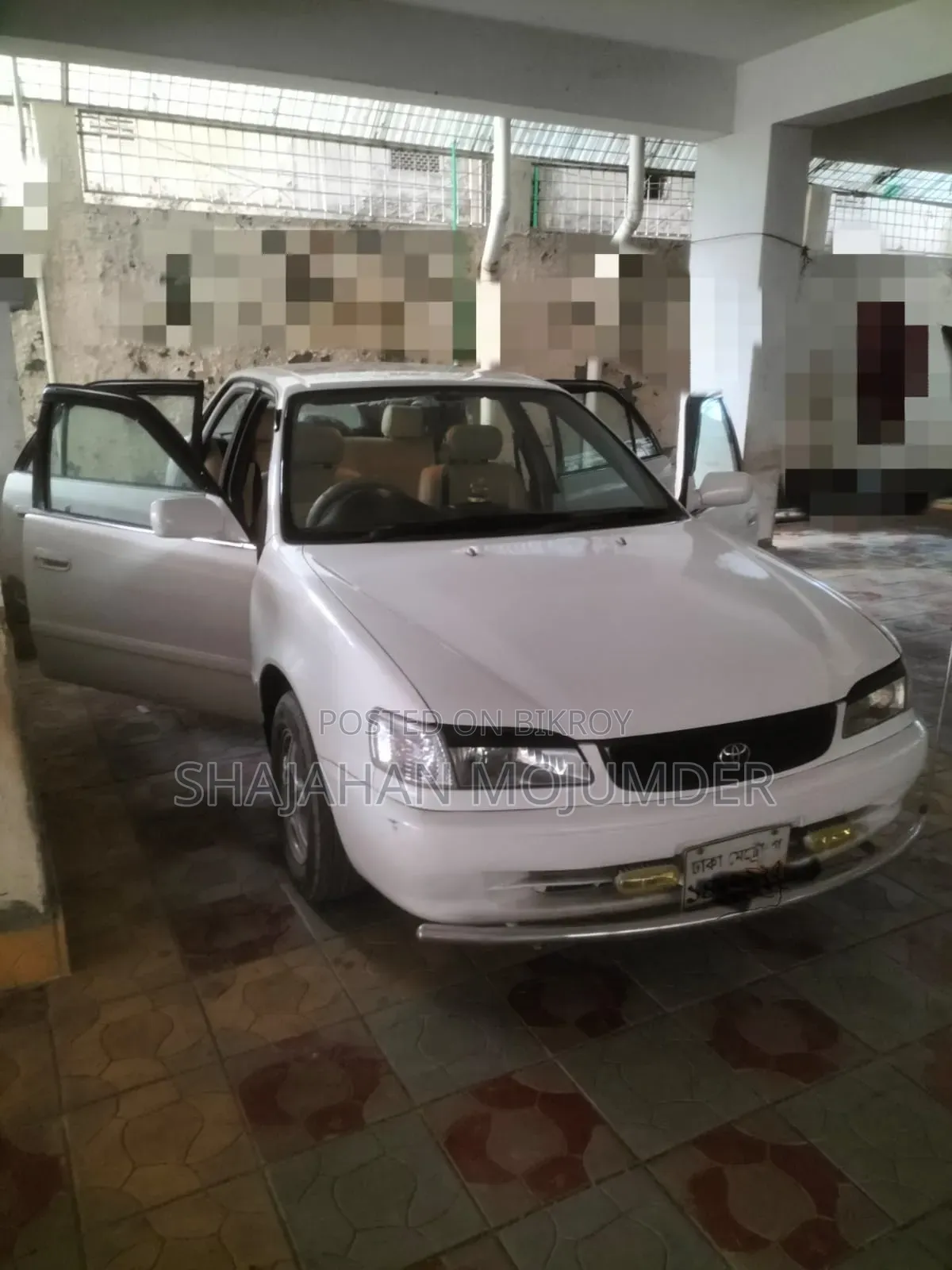 Toyota Corolla 1997 White