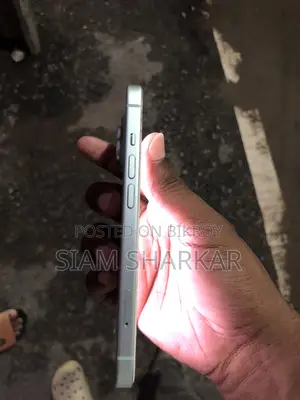 Apple iPhone 15 128 GB Green