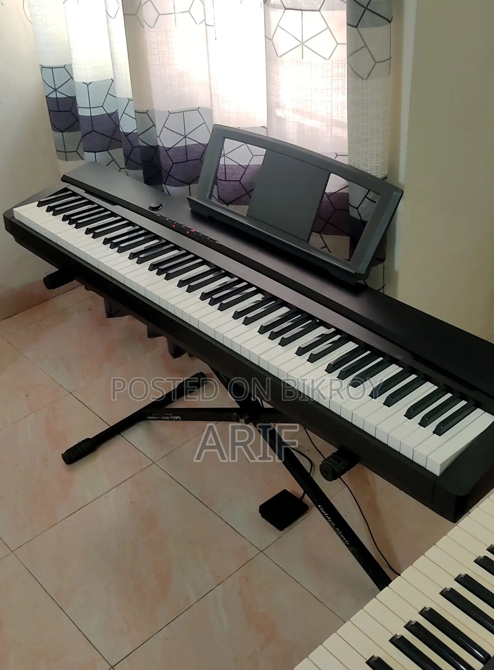 Casio Privia Px135 Hammer Action 88 Keys Touch-Sensitive Digital Piano