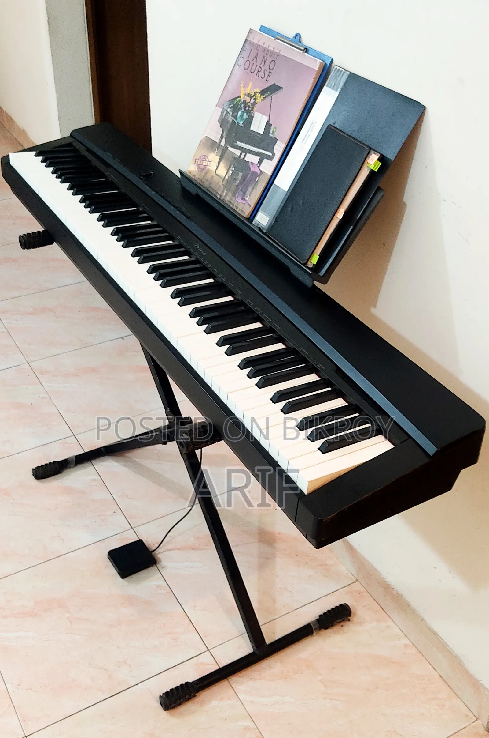 Casio Privia Px135 Hammer Action 88 Keys Touch-Sensitive Digital Piano