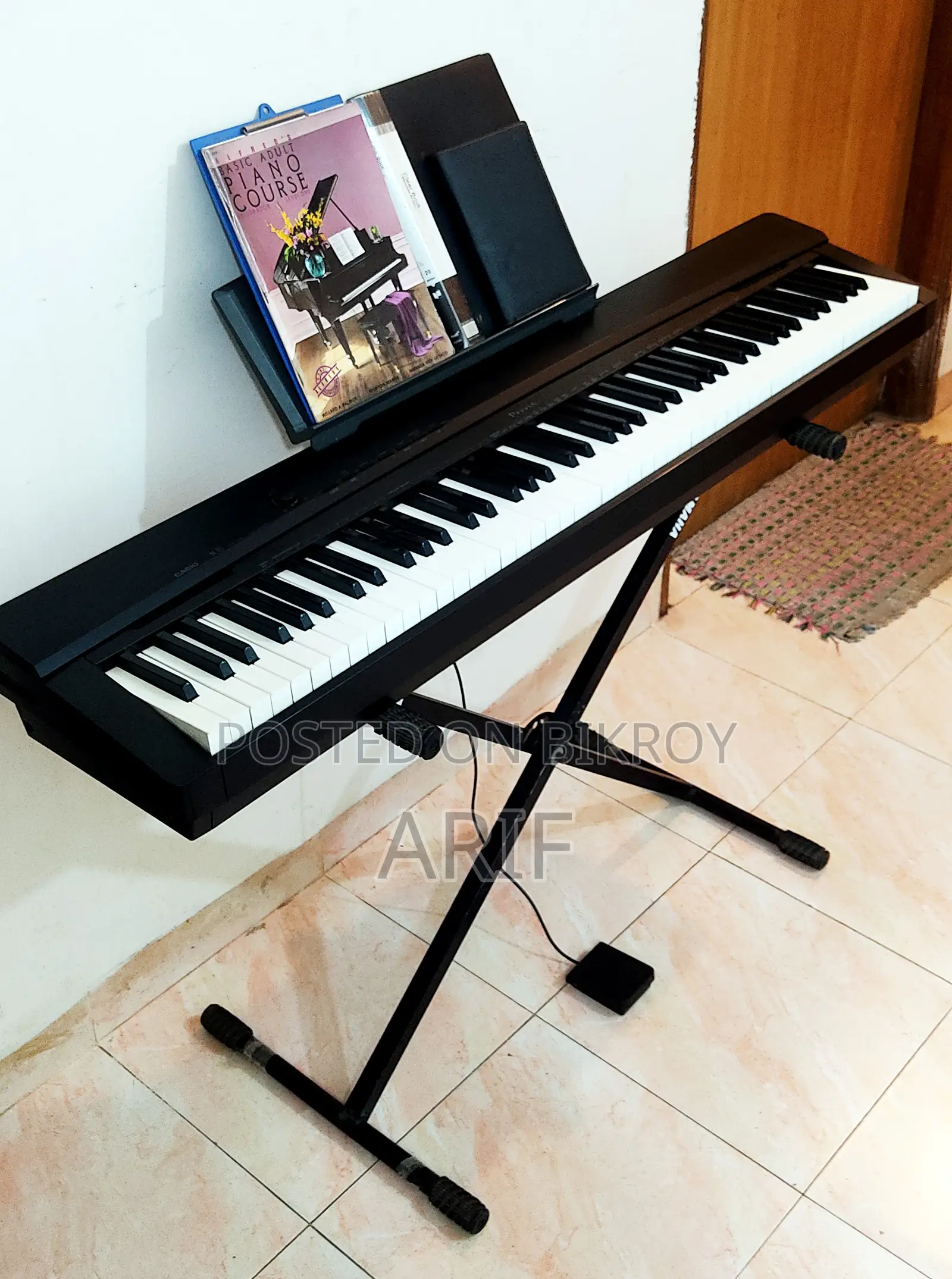 Casio Privia Px135 Hammer Action 88 Keys Touch-Sensitive Digital Piano