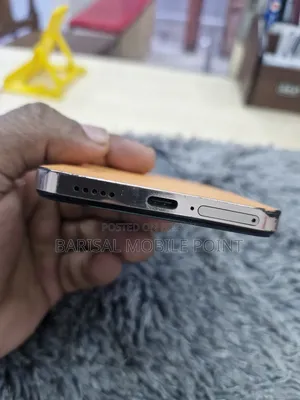 Vivo Y200e 128 GB Orange