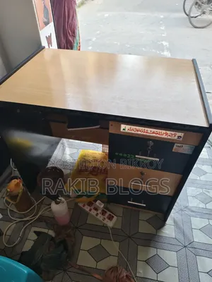 দোকানের ক্যাশ কাউন্টার