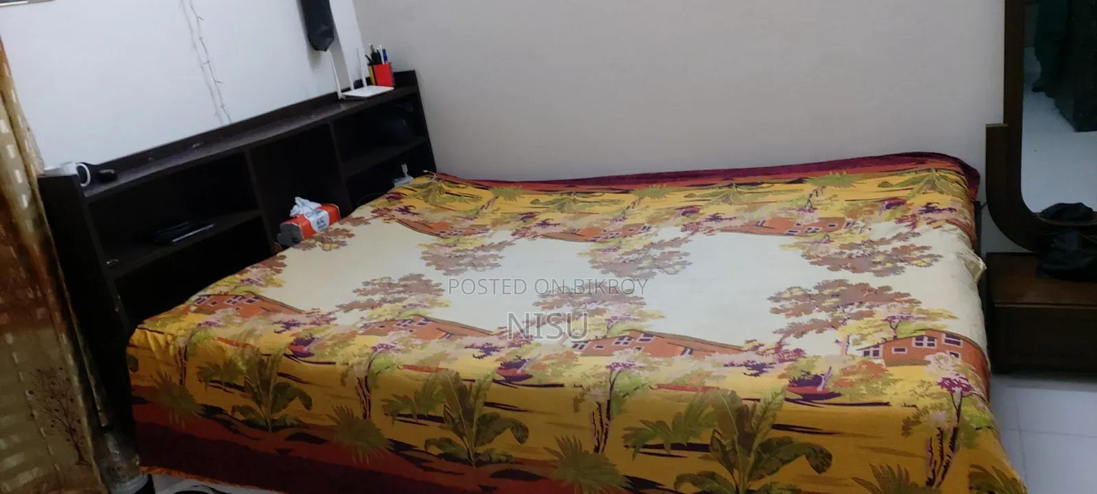 Mahogany wood bed 5x7 feet