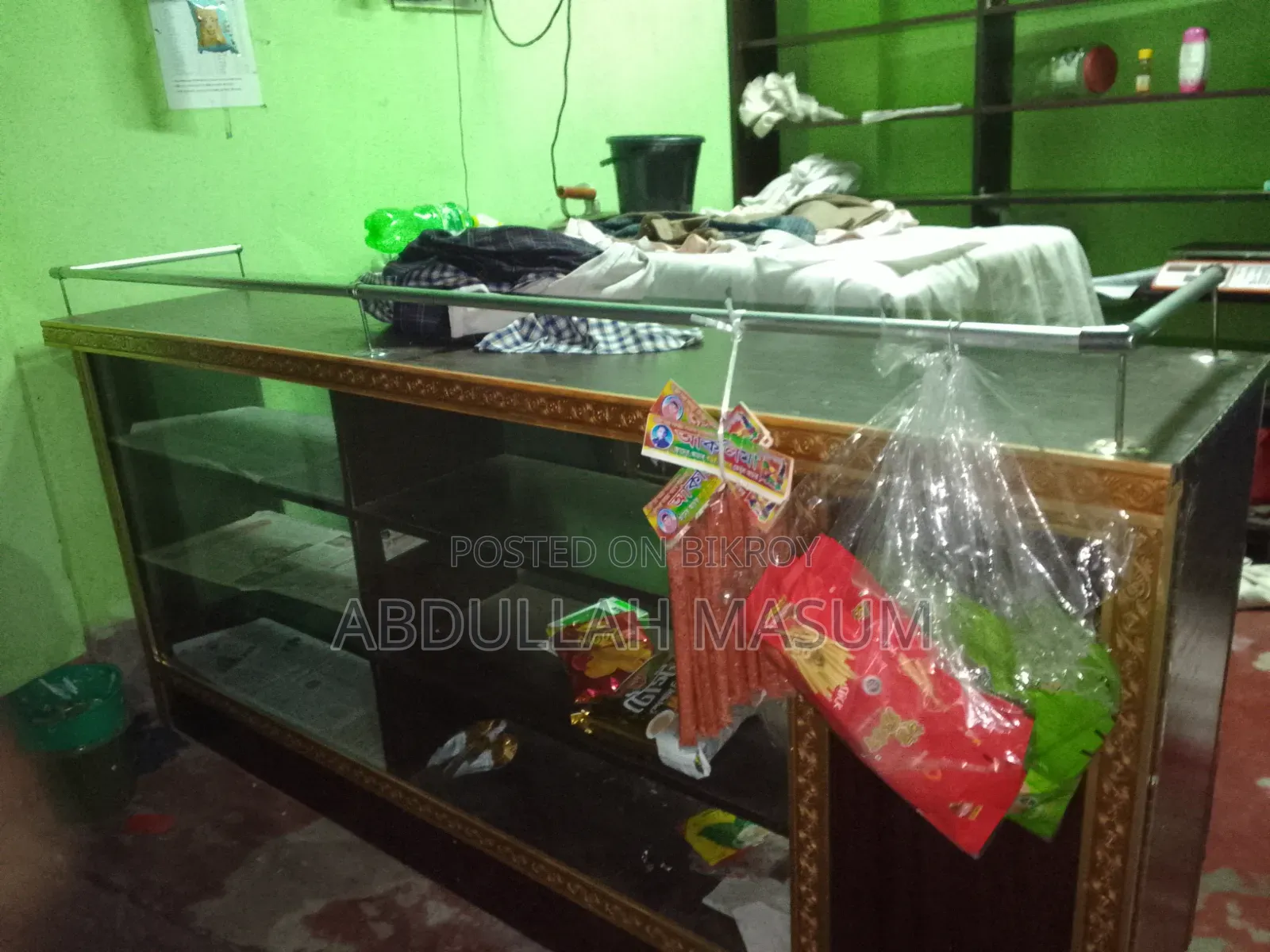 Laundry shop furniture