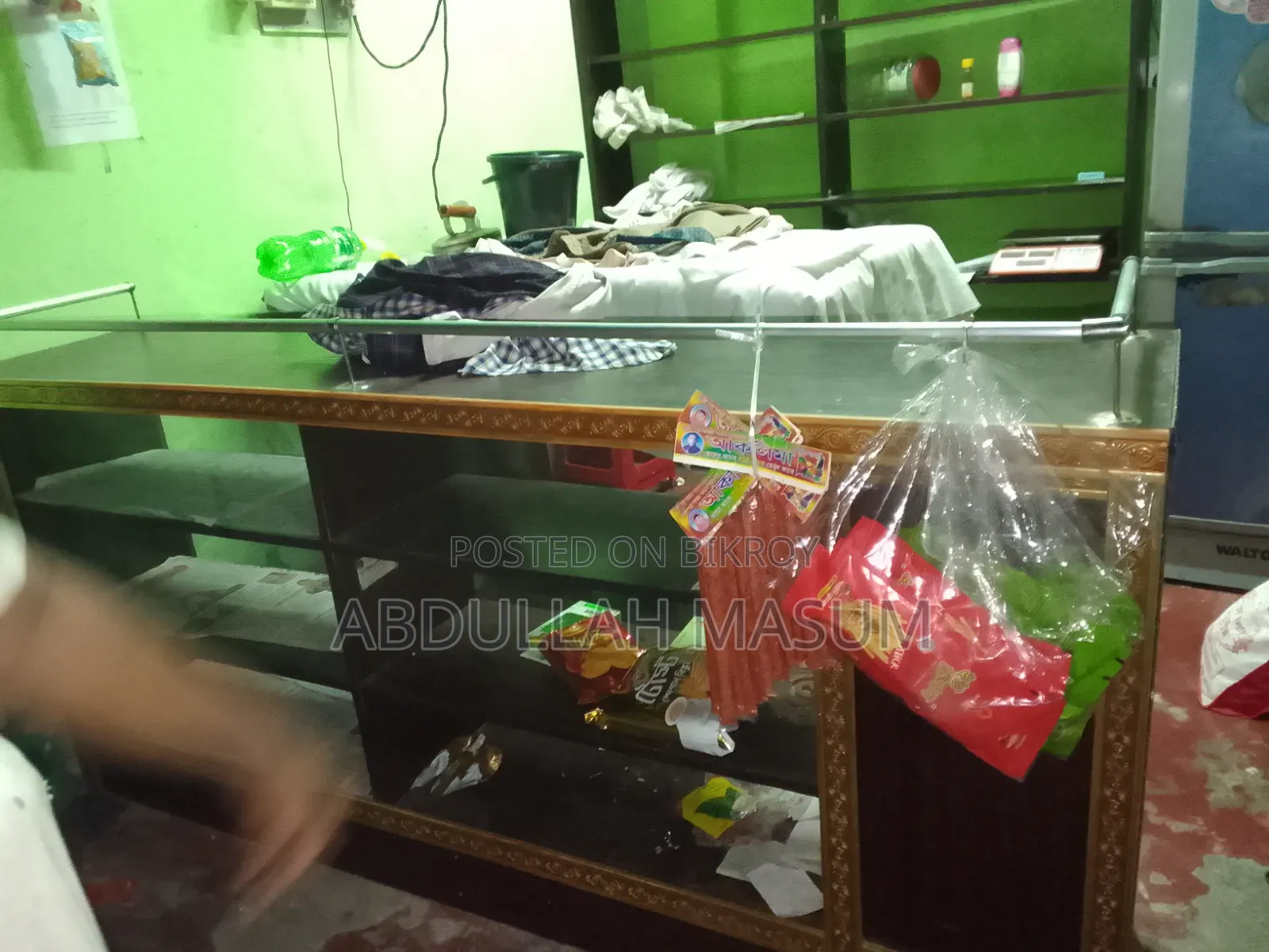 Laundry shop furniture