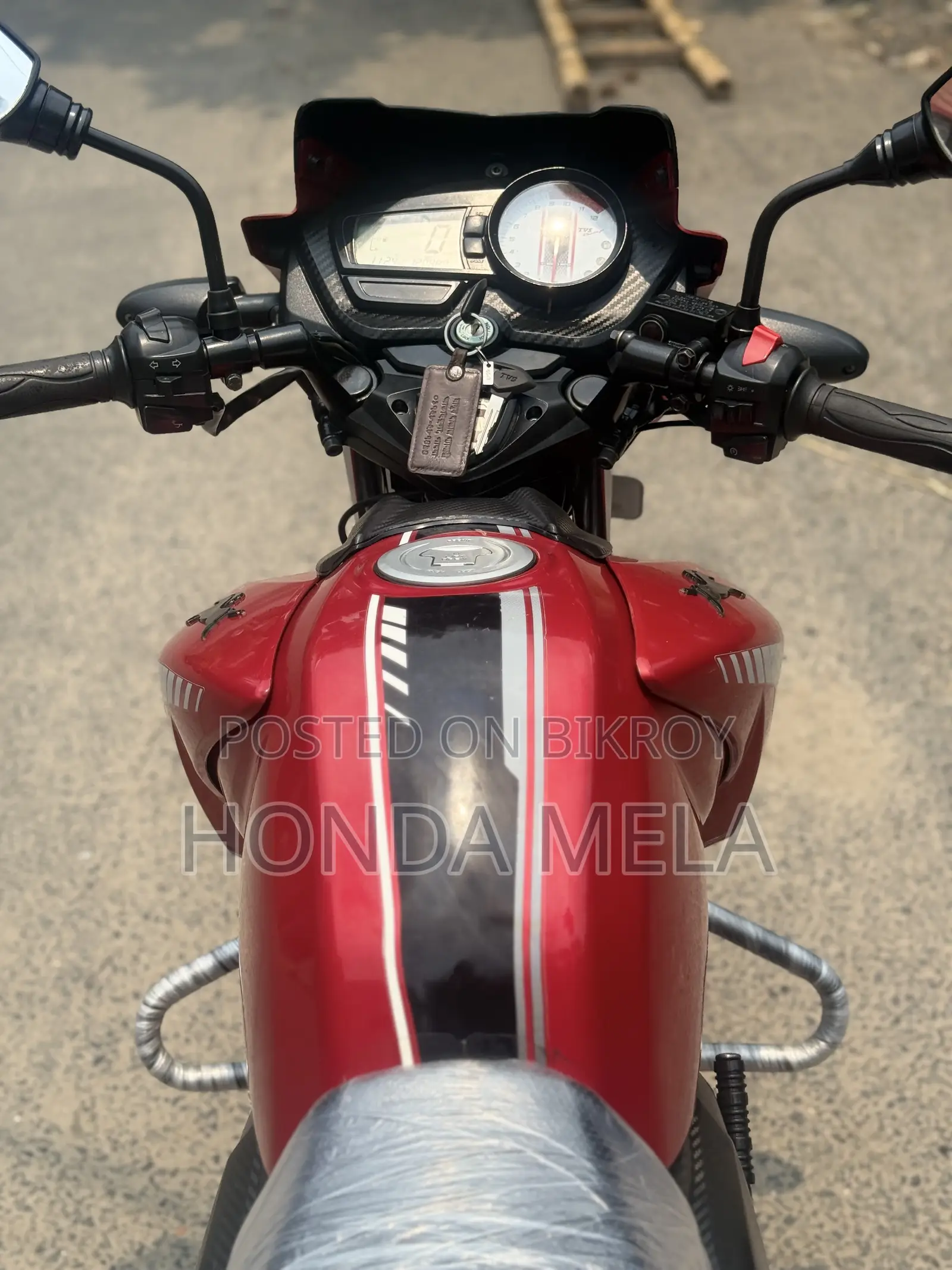 TVS Apache RTR 160 2V 2022 Red