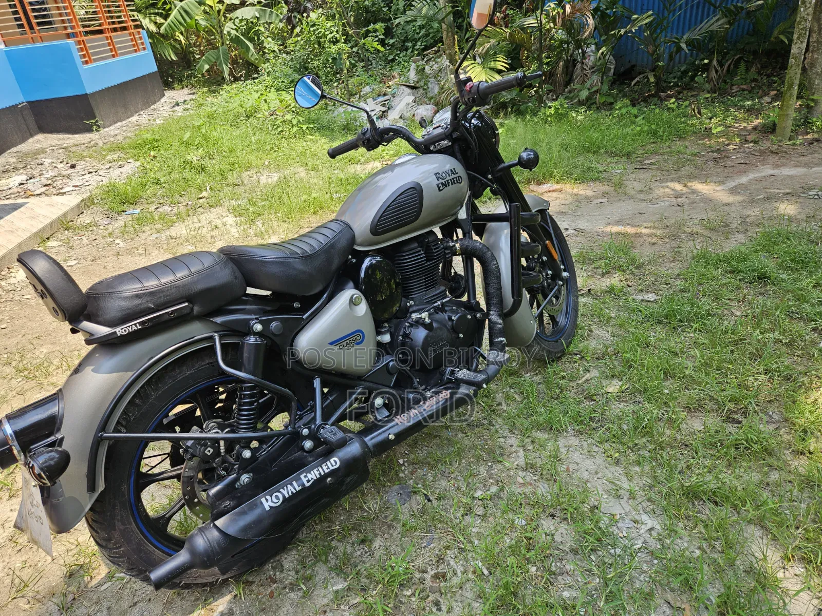 রয়্যাল এনফিল্ড ক্লাসিক ৩৫০ ২০২৫ গ্রে