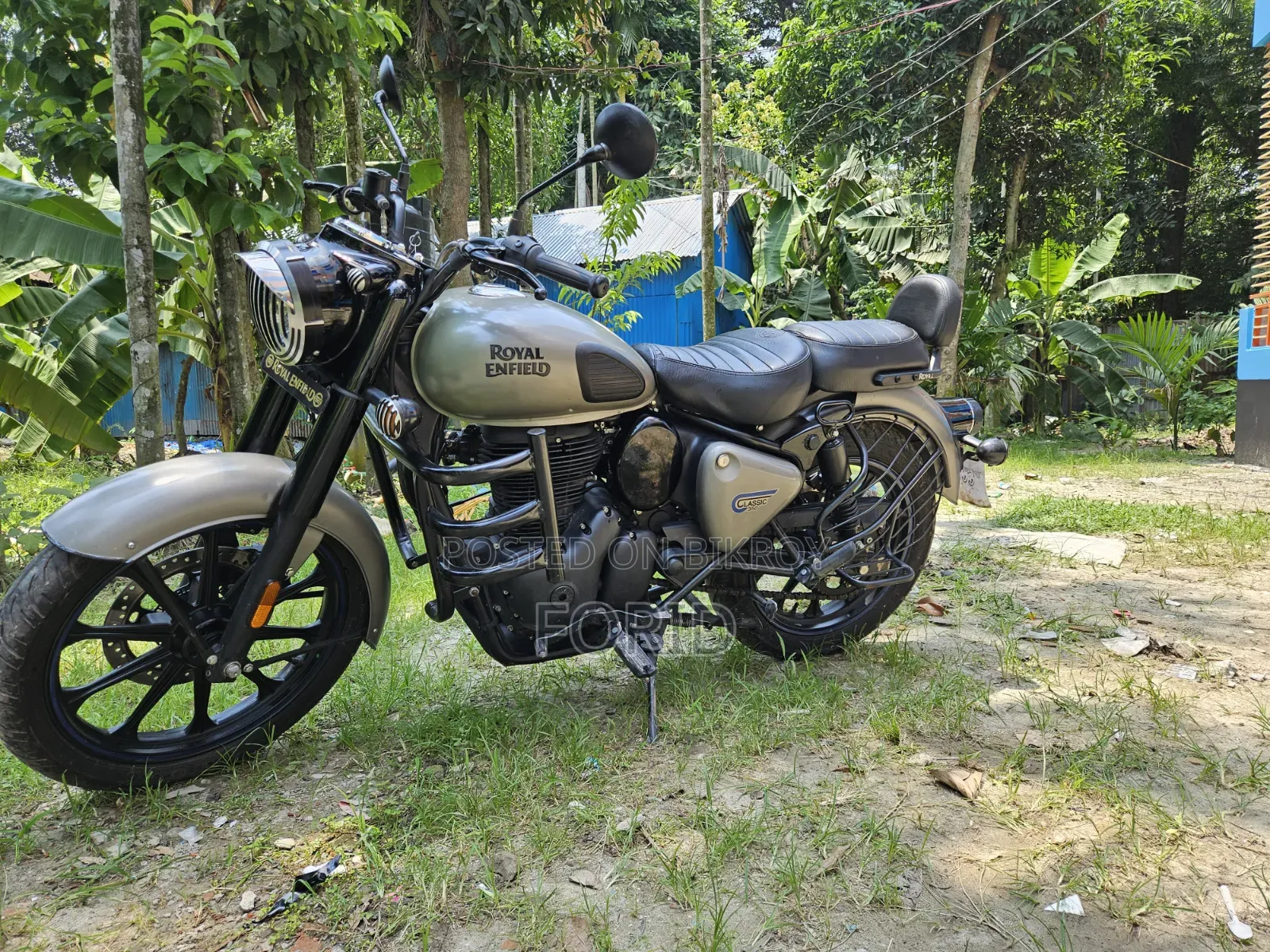 রয়্যাল এনফিল্ড ক্লাসিক ৩৫০ ২০২৫ গ্রে