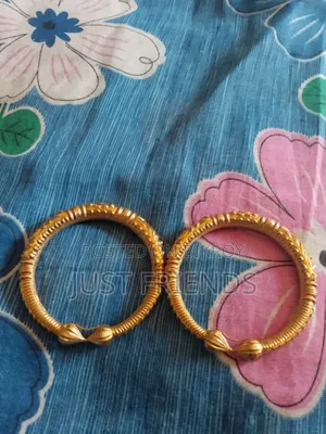 Bangle / Bracelet