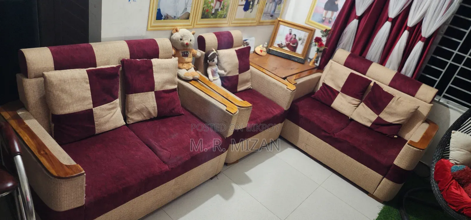 5-seat sofa. Very good sofa. Buy and use it.