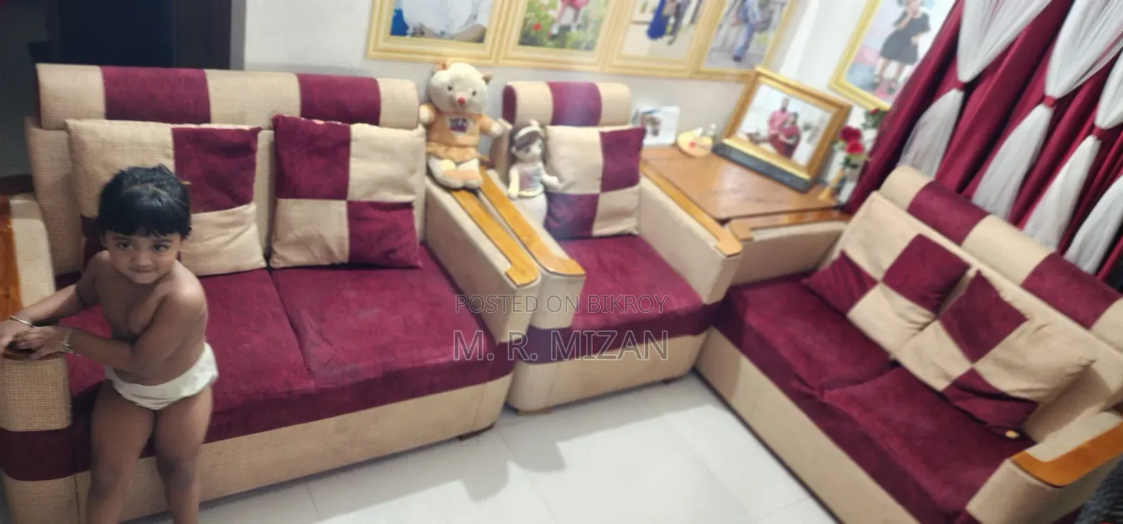 5-seat sofa. Very good sofa. Buy and use it.