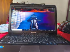Laptop Samsung NP-R700 4GB Intel Core i3 HDD 320GB