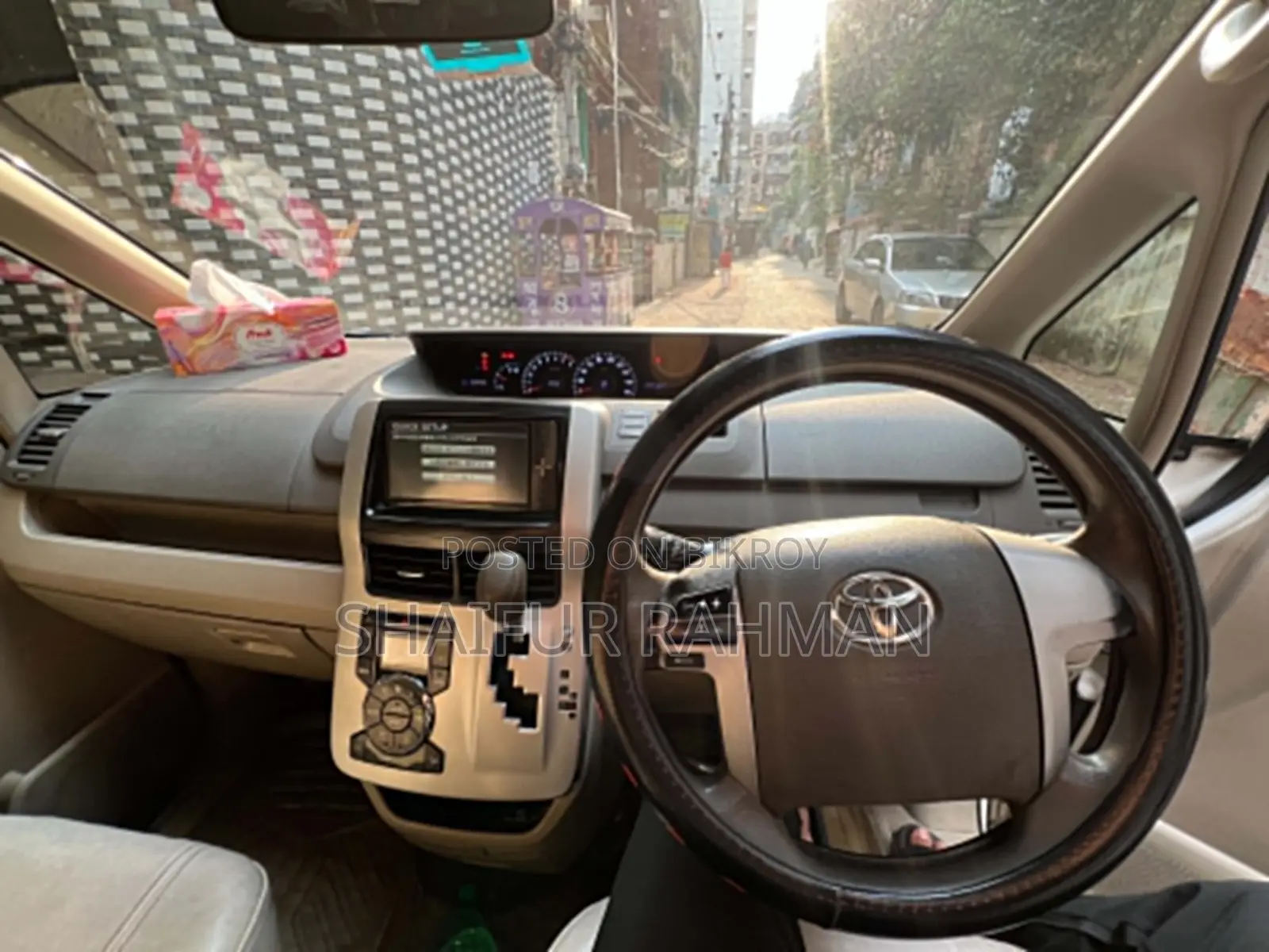 Toyota Voxy 2010 White