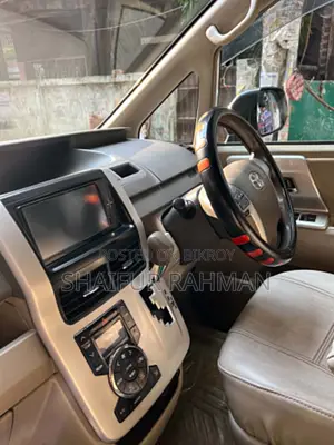 Toyota Voxy 2010 White